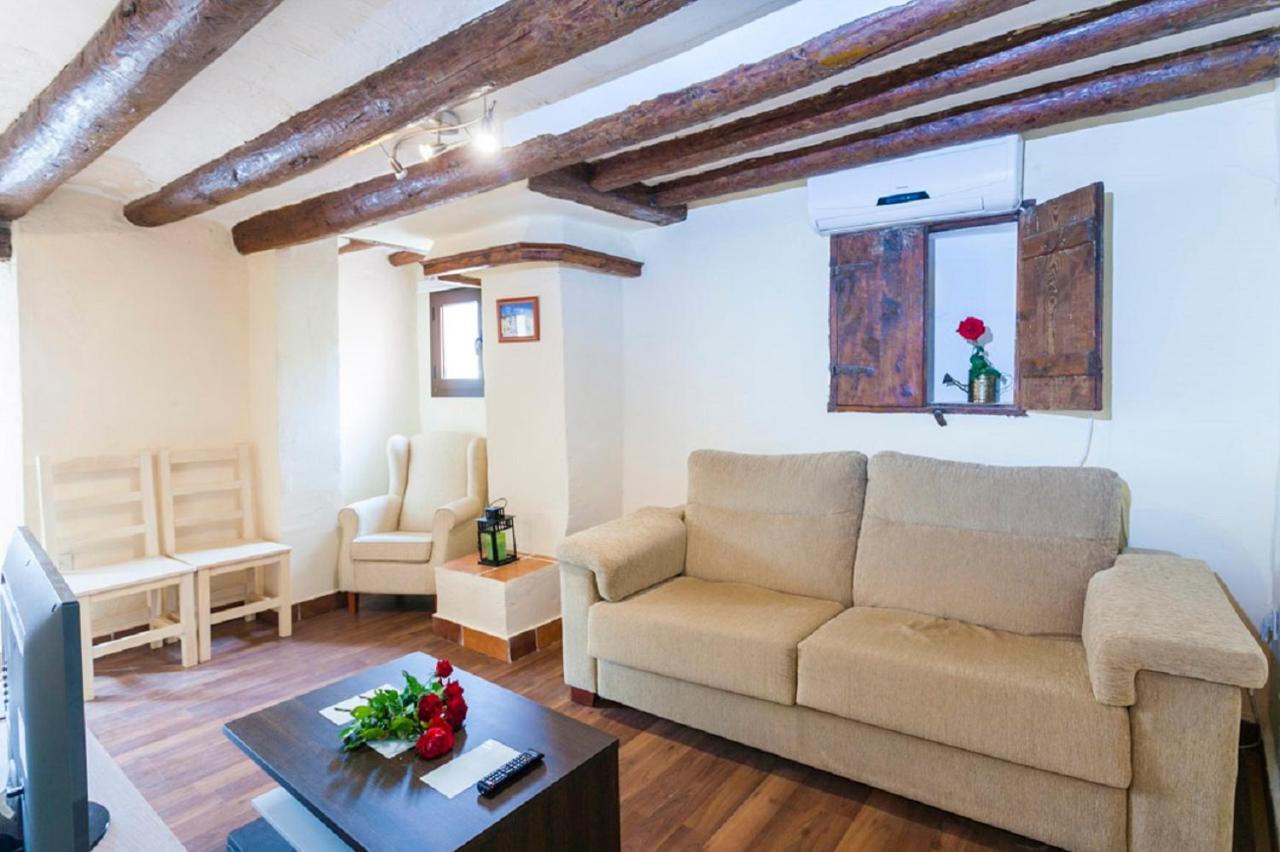 Apartamentos Casa Samper Santa Eulalia de Gállego Værelse billede