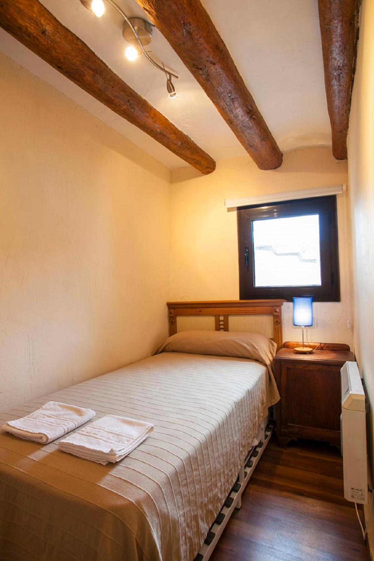 Apartamentos Casa Samper Santa Eulalia de Gállego Værelse billede